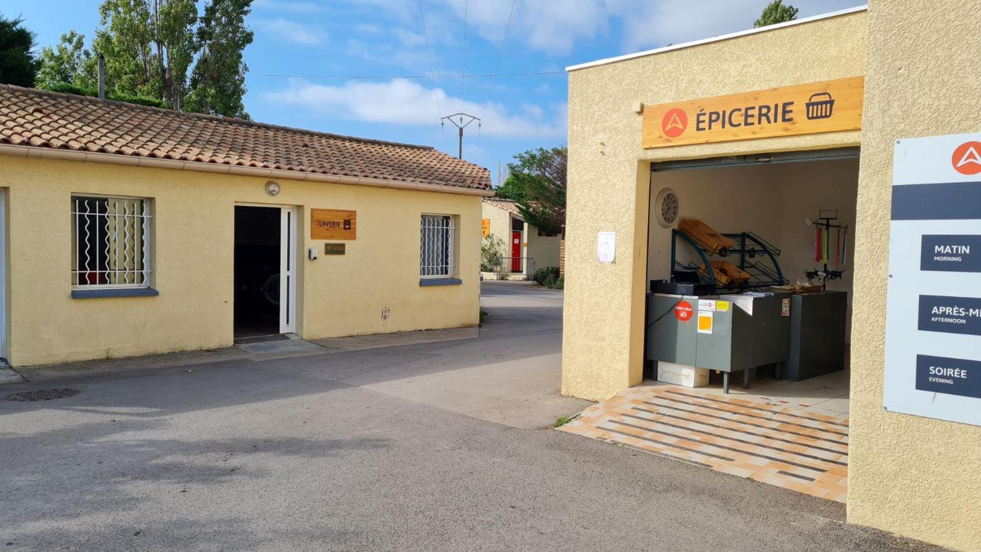 Mobilhome Au Camping Les Salins De La Gardiole Ex Camping Europe Vic-la-Gardiole Esterno foto