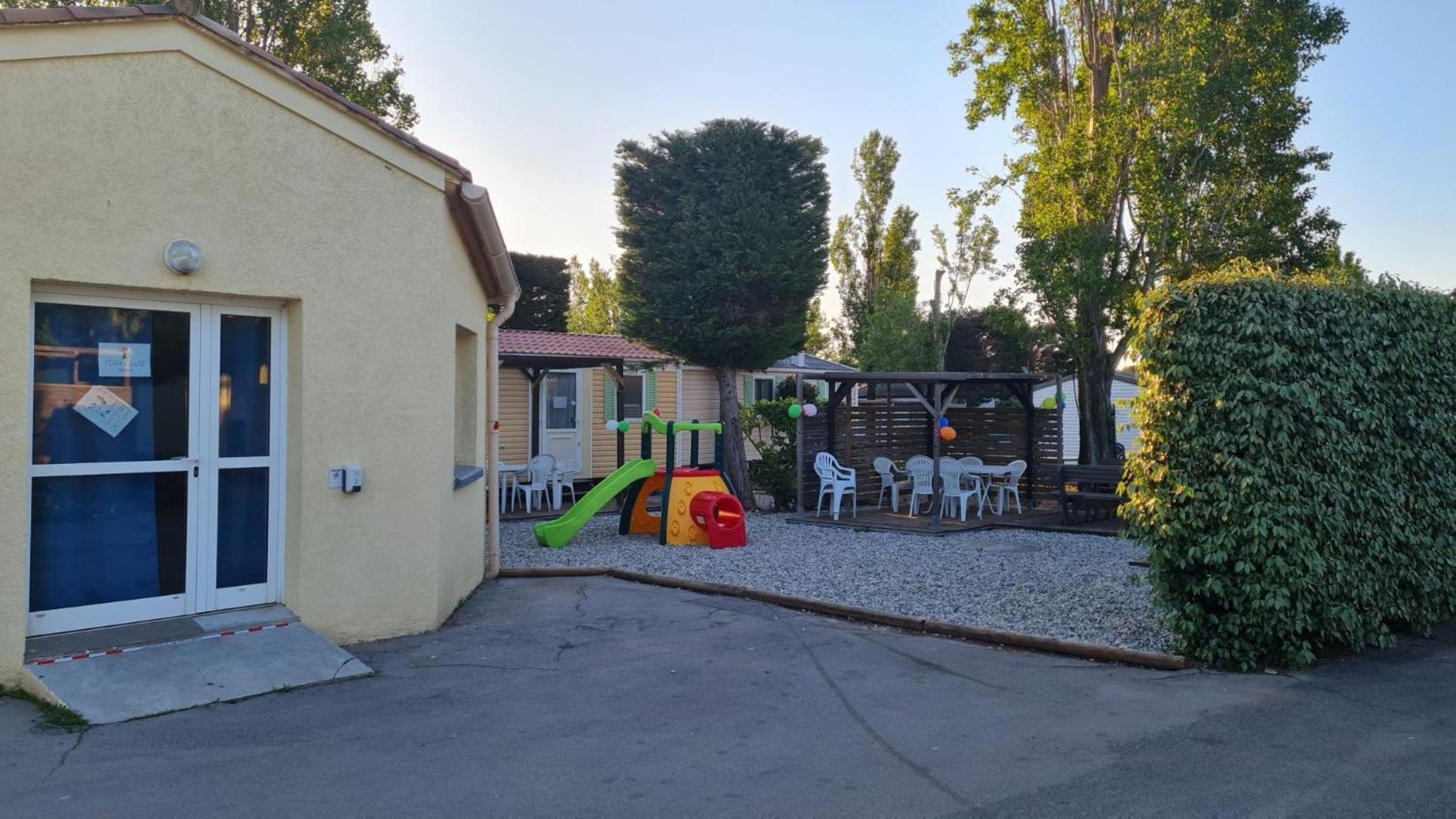 Mobilhome Au Camping Les Salins De La Gardiole Ex Camping Europe Vic-la-Gardiole Esterno foto