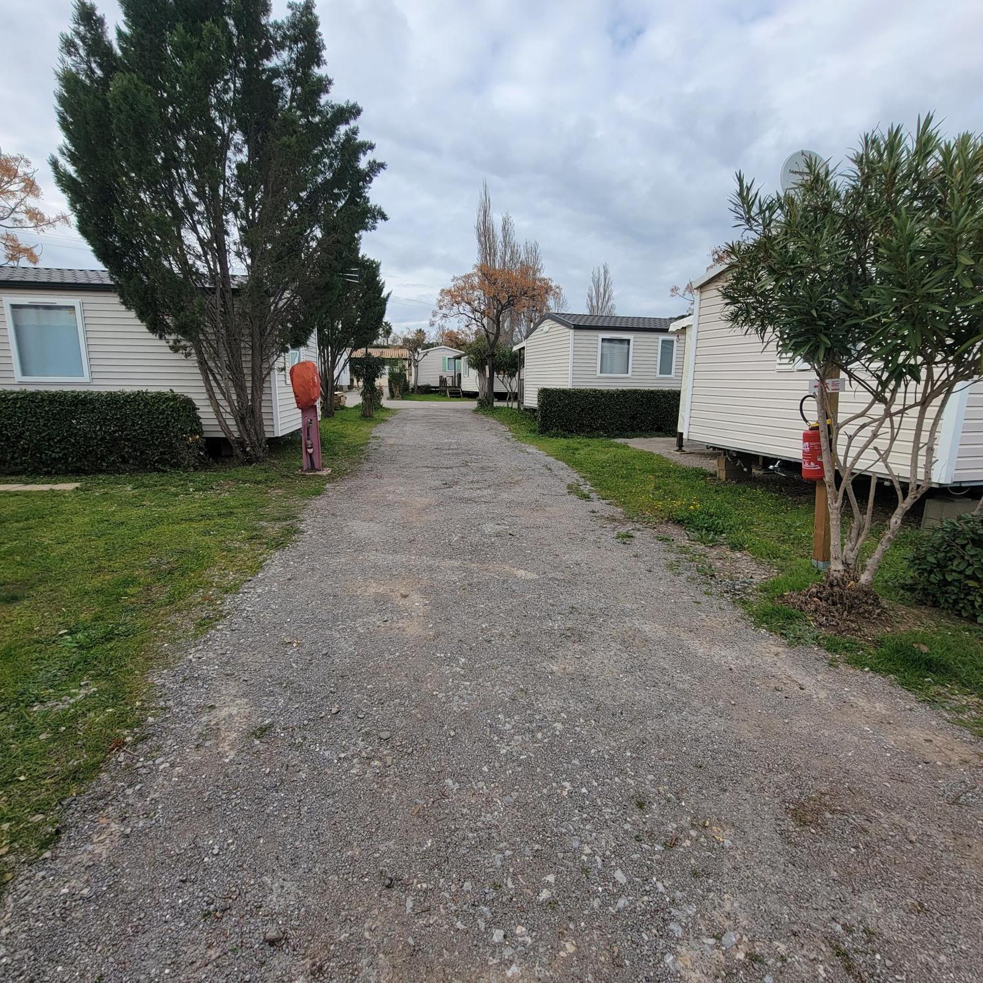 Mobilhome Au Camping Les Salins De La Gardiole Ex Camping Europe Vic-la-Gardiole Esterno foto